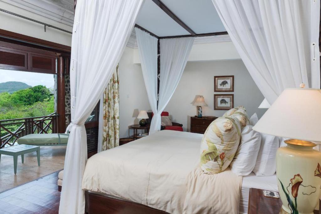 Canouan Estate Resort & Villas Charlestown エクステリア 写真